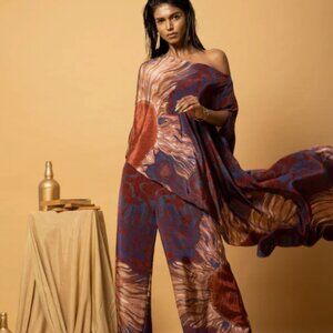 STUNNING SHRISTI CHETANI 2pcs CAPE TOP & PANT SUIT - BNWT